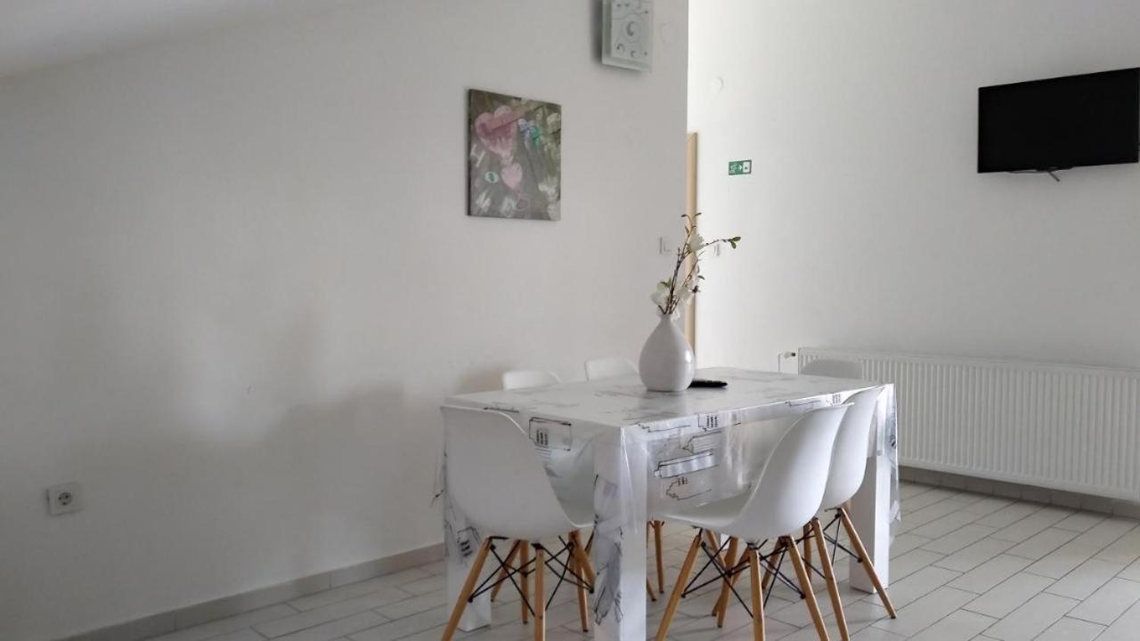 Premium Apartments Adore Novalja Exterior foto