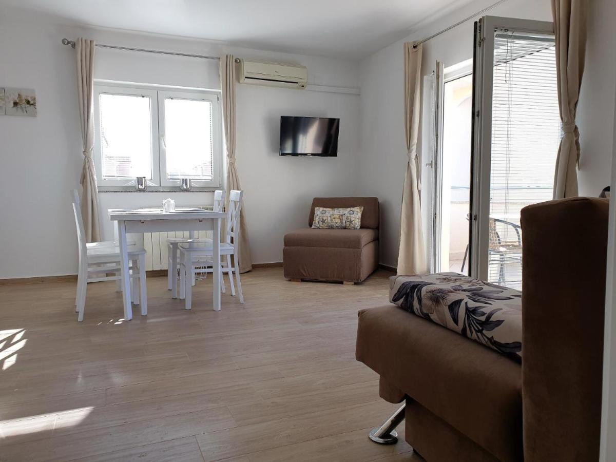 Premium Apartments Adore Novalja Exterior foto